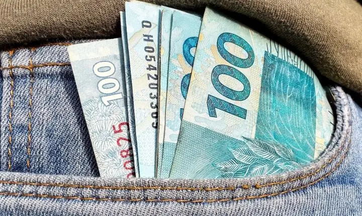 Beneficiários com NIS de final 4 recebem Bolsa Família de agosto