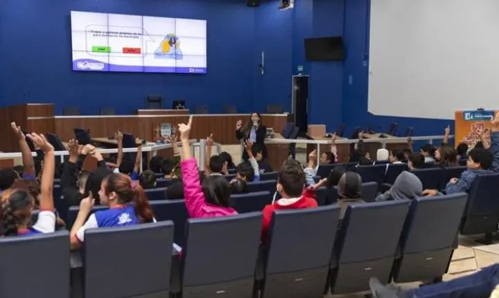 Câmara recebe alunos da EM Elson Lot Rigo para Visita Guiada