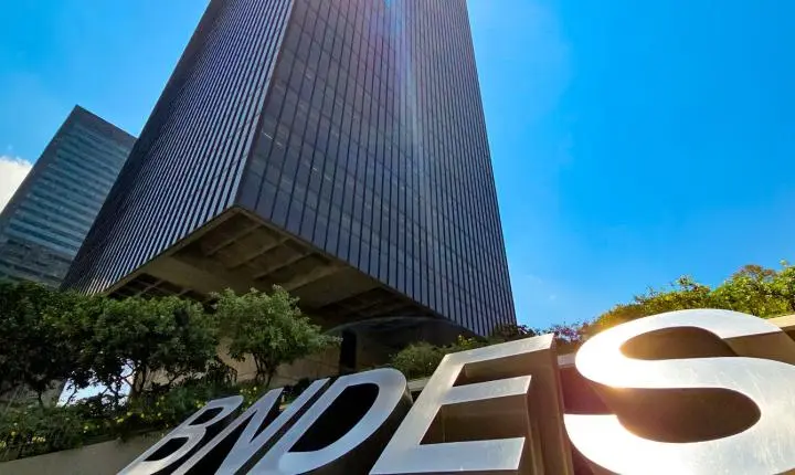 Confiança dos técnicos impulsiona bons resultados do BNDES, diz Lula