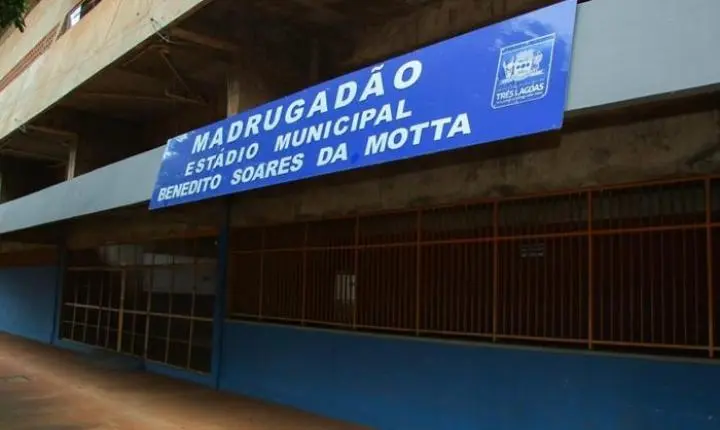 Estádio Madrugadão recebe jogos remarcados do Campeonato Municipal de Futebol de Base nesta terça (15) e quinta (17)