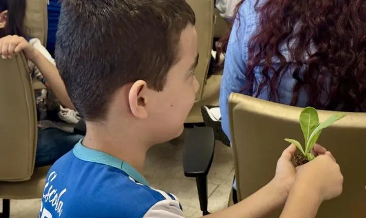 Estudantes do SESI participam de ação educativa da 2ª Semana da Agricultura Familiar em Três Lagoas