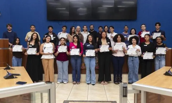 Jovens parlamentares participam de formação sobre Regimento Interno