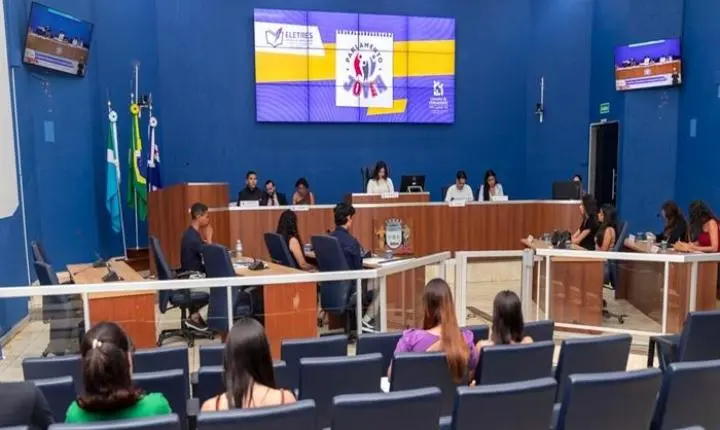 Jovens vereadores apresentam projetos de lei e indicações durante a 4ª sessão ordinária