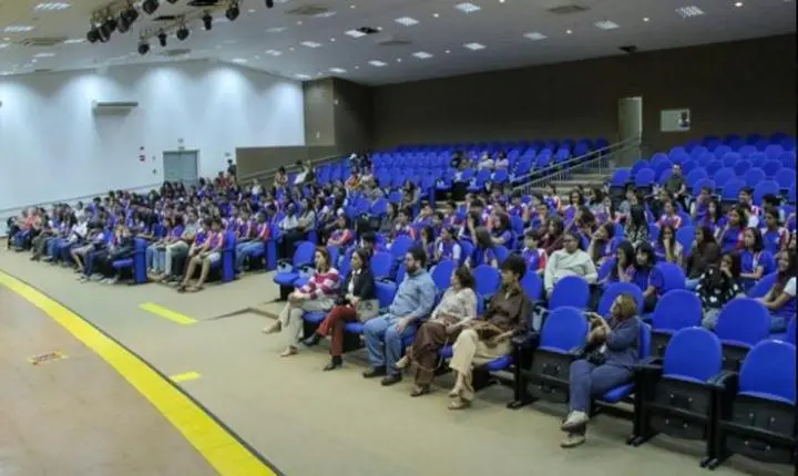 Mais de 1000 alunos da REME receberam o certificado de tecnologia do Programa Carreta Digital