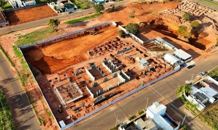 Obras da escola do Montanini e do CEI de tempo integral, que criarão 645 novas vagas, seguem avançando em Três Lagoas