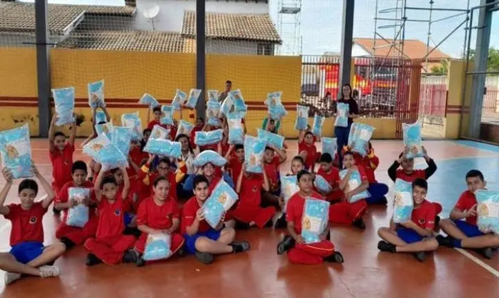 Parceria entre Prefeitura e Eldorado Brasil beneficia 580 crianças com kits de higiene bucal