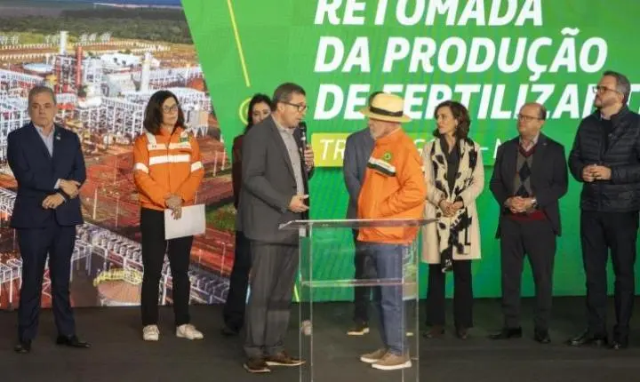 Prefeito Cassiano Maia e Presidente Lula assinam reinício das obras da UFN-3 em Três Lagoas