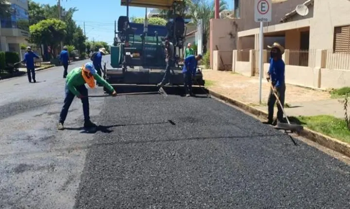 Prefeitura inicia nesta quinta (18) recapeamento de quase 2km em ruas do bairro Santos Dumont II