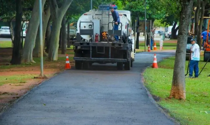 Prefeitura inicia recapeamento completo da pista de caminhada da Lagoa Maior após recuperação de pontos críticos