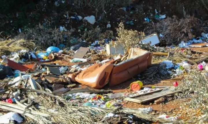 Prefeitura reforça limpeza de bueiros e faz apelo à população sobre o descarte correto de lixo