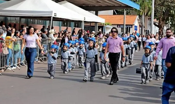 SEMED divulga ordem do desfile cívico e orientações aos participantes do aniversário de 111 anos de Três Lagoas